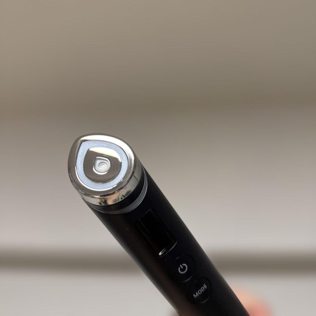 即購入可【極美品】medicube ブラック美顔器　AGE-R