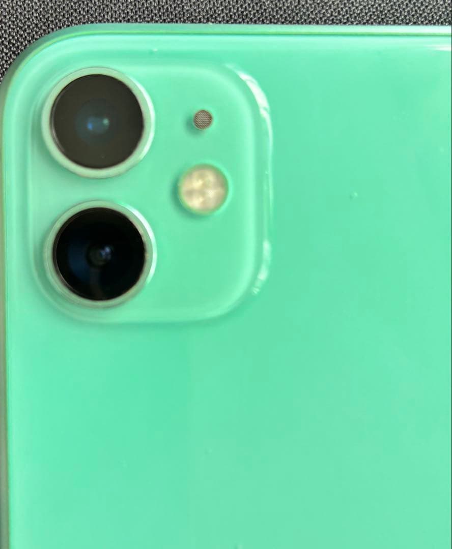 【液晶画面に若干難あり】Apple iPhone 11 64GBグリーン