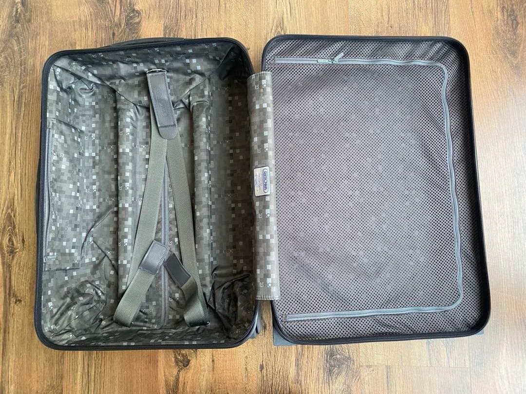 RIMOWA ブラック キャリーケース