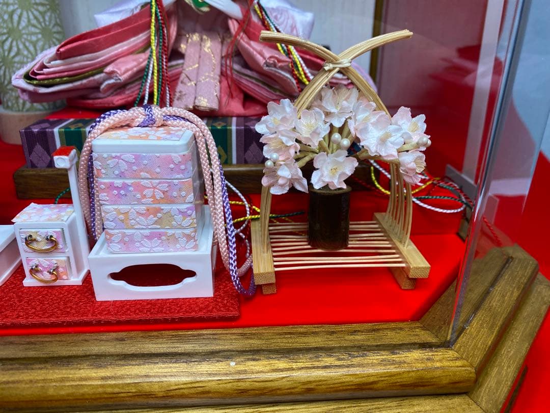 平安豊久　雛人形アクリルケース入り親王飾り・間口約５８×奥行約３２×高さ約３８㎝