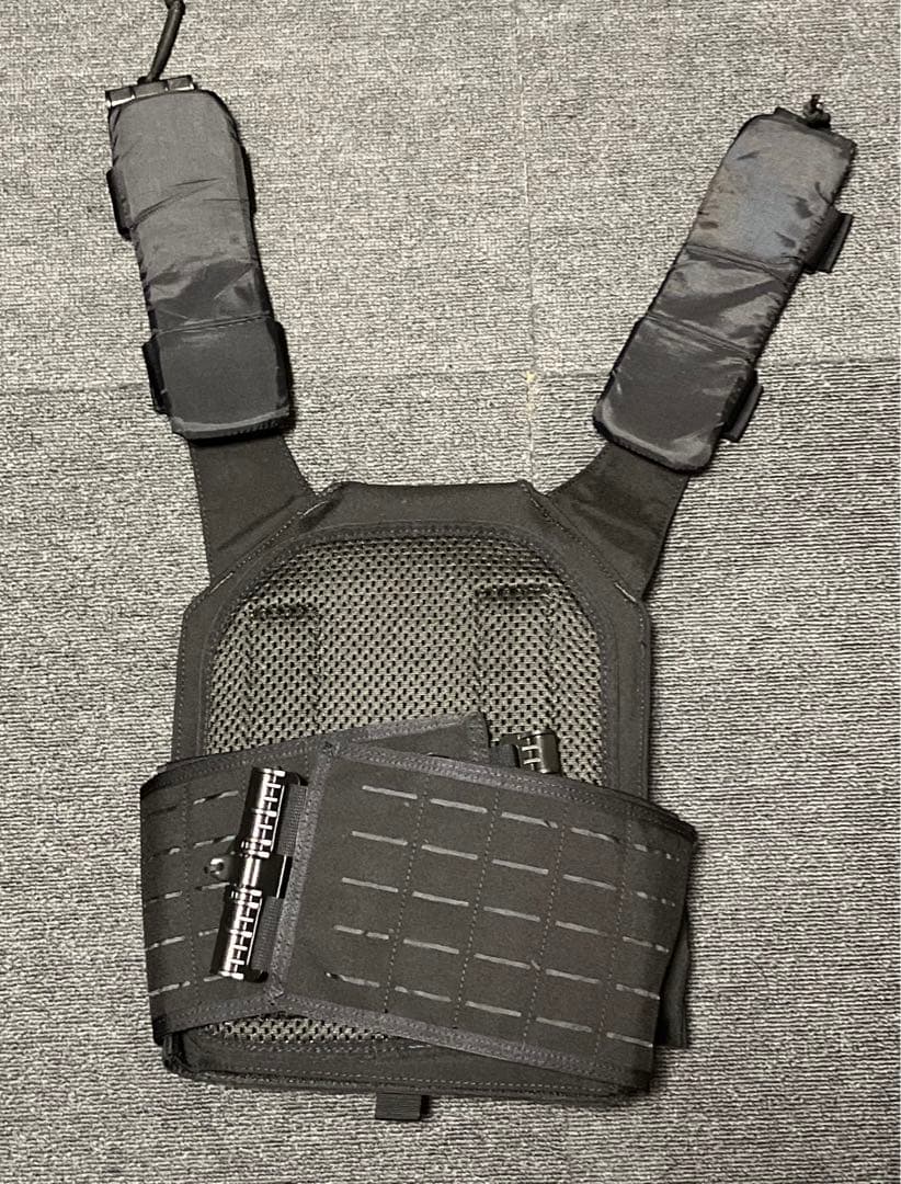 TWINFALCONS プレートキャリア　ポーチ付き