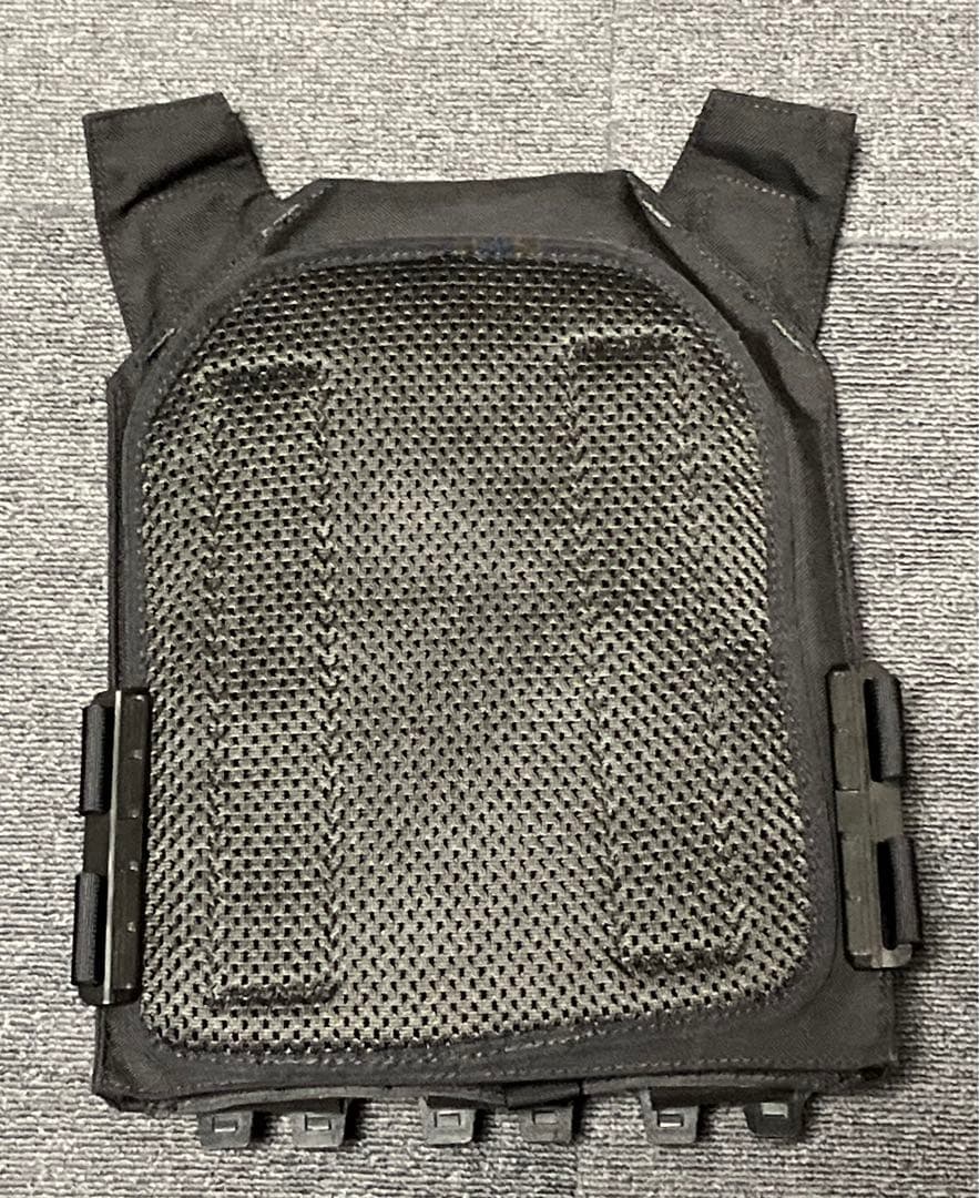 TWINFALCONS プレートキャリア　ポーチ付き