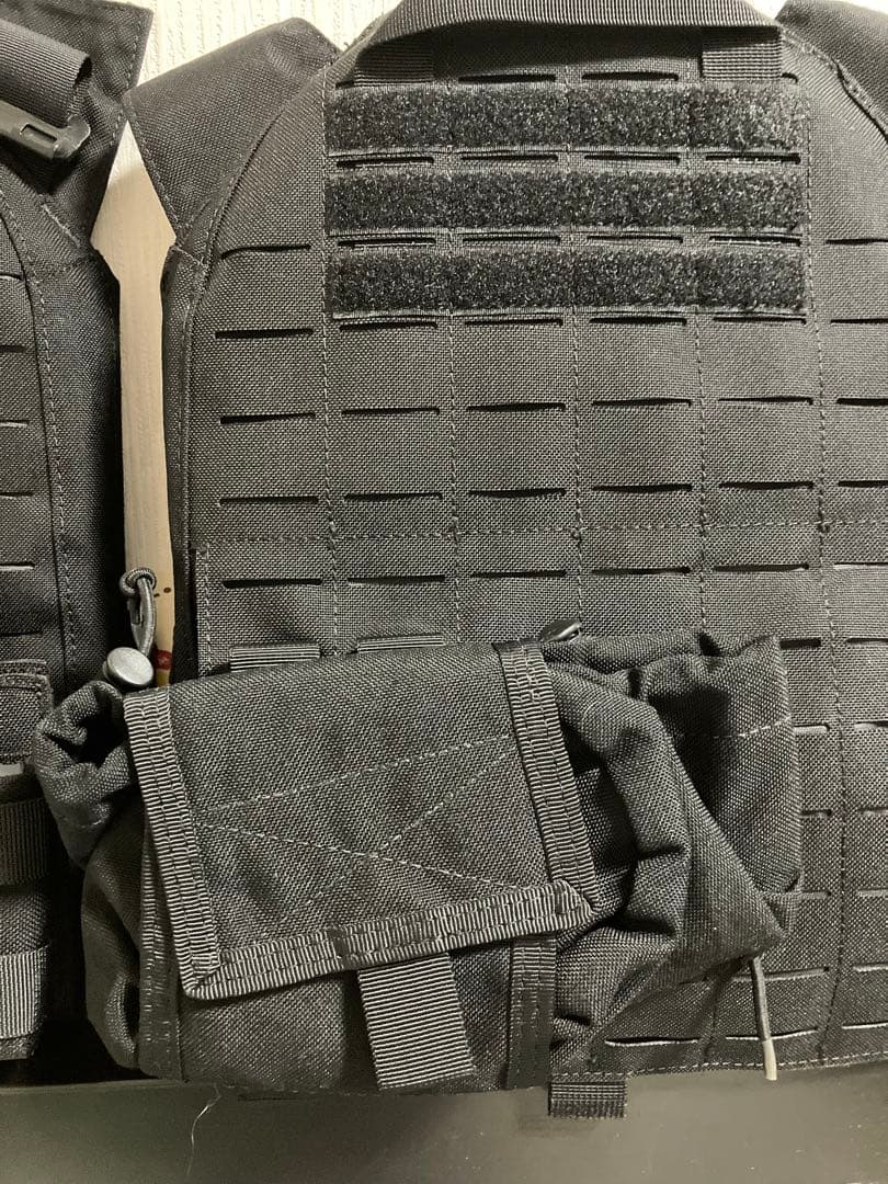 TWINFALCONS プレートキャリア　ポーチ付き