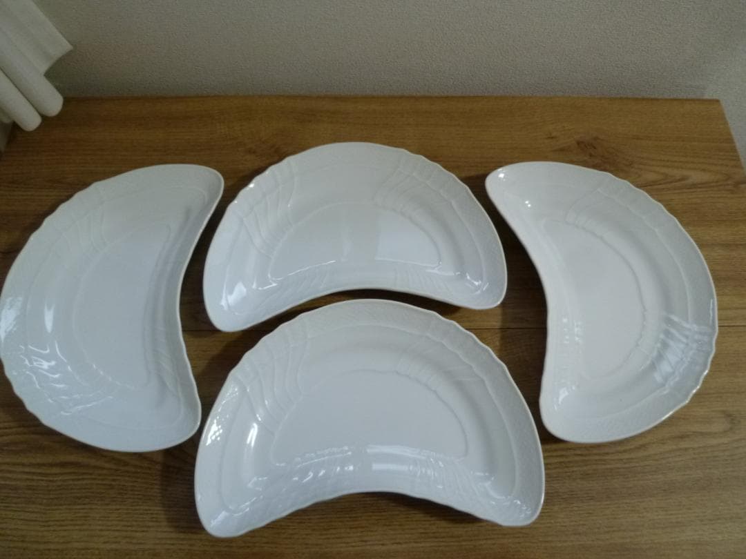 リチャードジノリ ベッキオホワイト クレセント、4枚