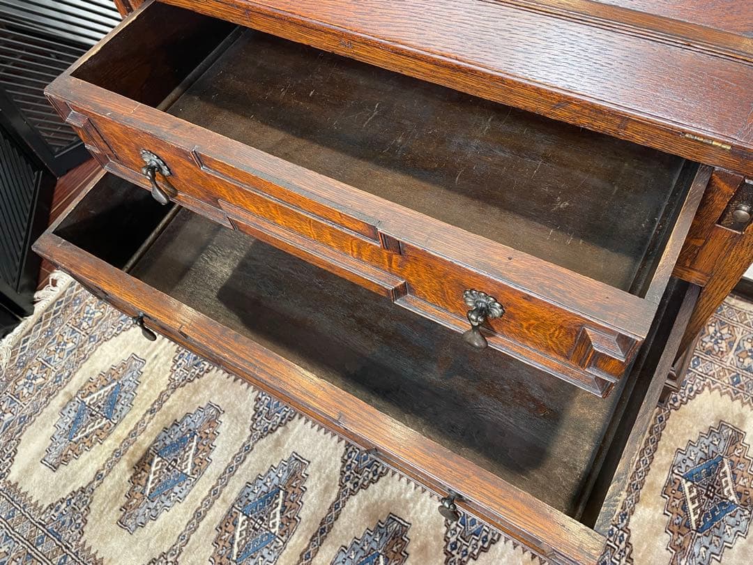 端正なフォルム♪ 英国 アンティーク ライティングビューロー ツイストレッグ