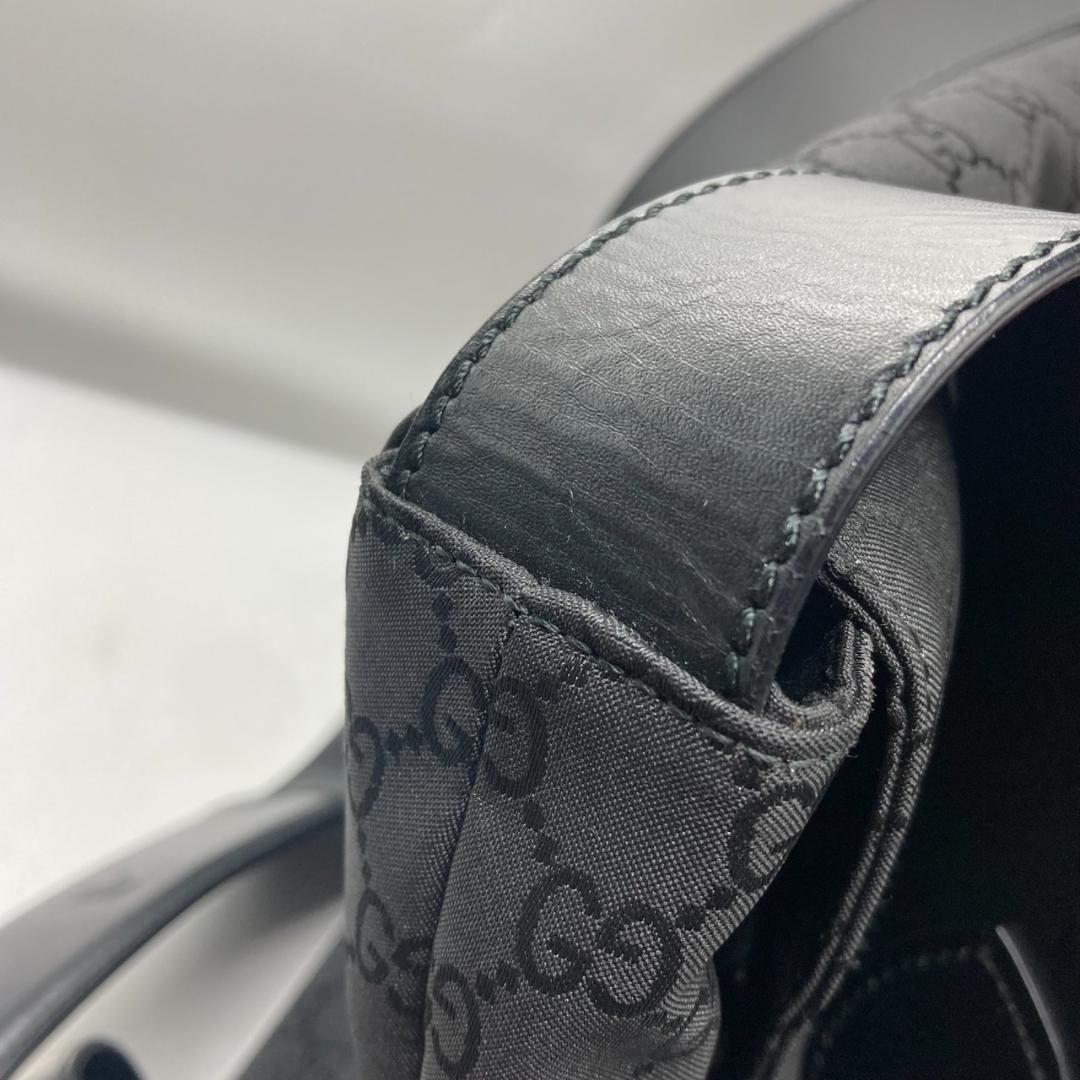 ▼GUCCI ナイロン　メッセンジャーバッグ　ブラック　272351