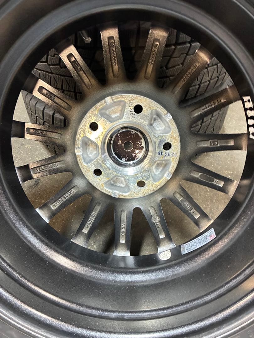 新型フリード用★希少品185/65R15スタッドレスセット❗️