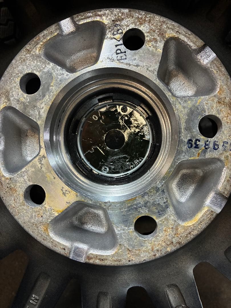 新型フリード用★希少品185/65R15スタッドレスセット❗️