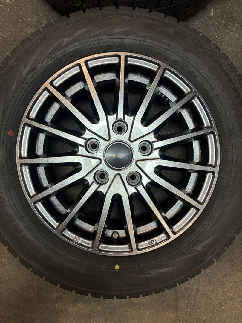 新型フリード用★希少品185/65R15スタッドレスセット❗️