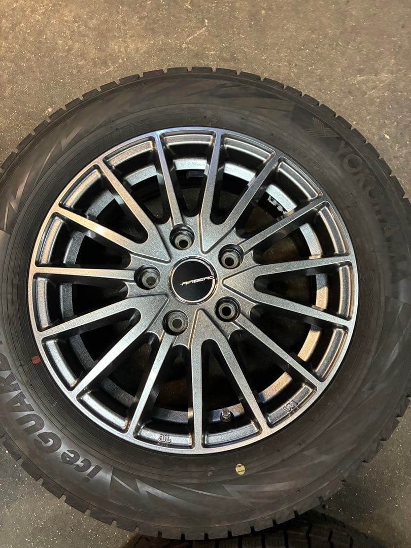 新型フリード用★希少品185/65R15スタッドレスセット❗️