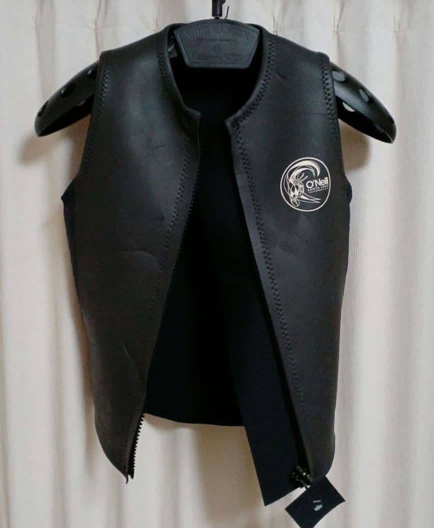 オニール　ウェットスーツ　ベスト　メンズ M サイズ　新品未使用