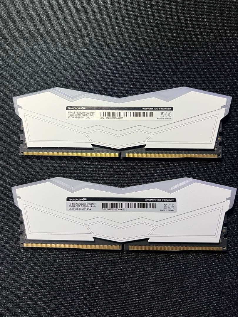 Team RGB(発光型)DDR5 6200Mhz 16GBx2 ホワイト