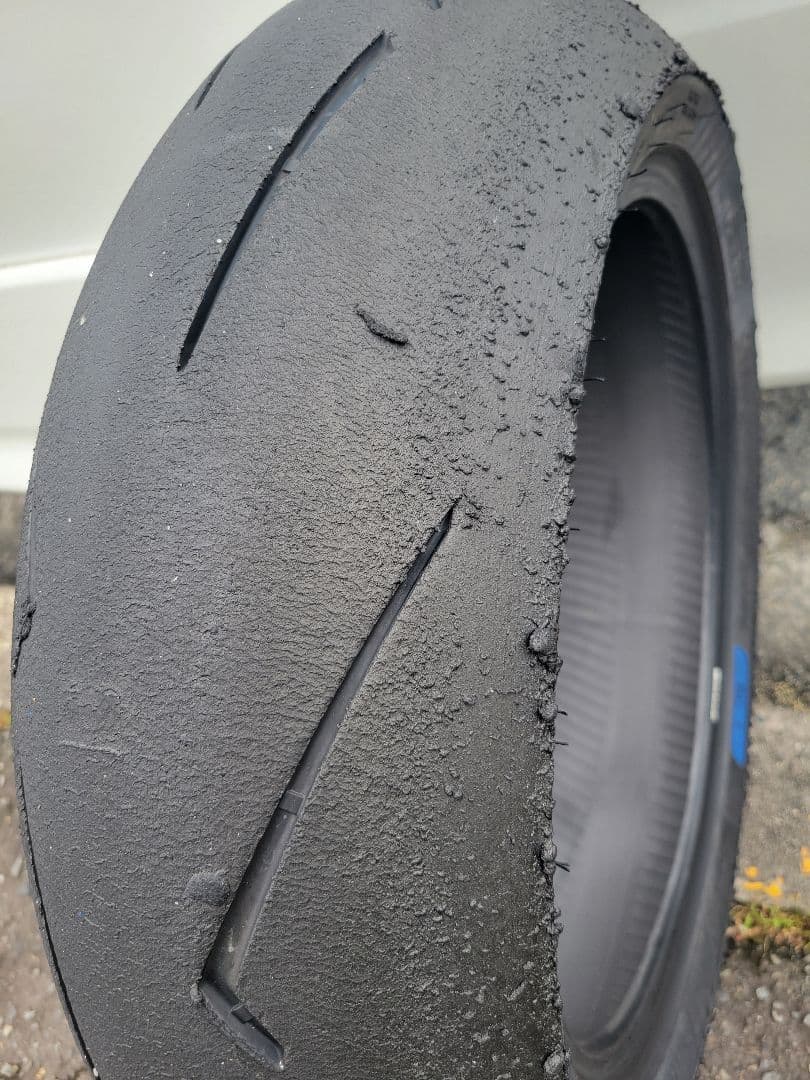 ピレリ スーパーコルサV4-SC1(200/55/17) 中古品