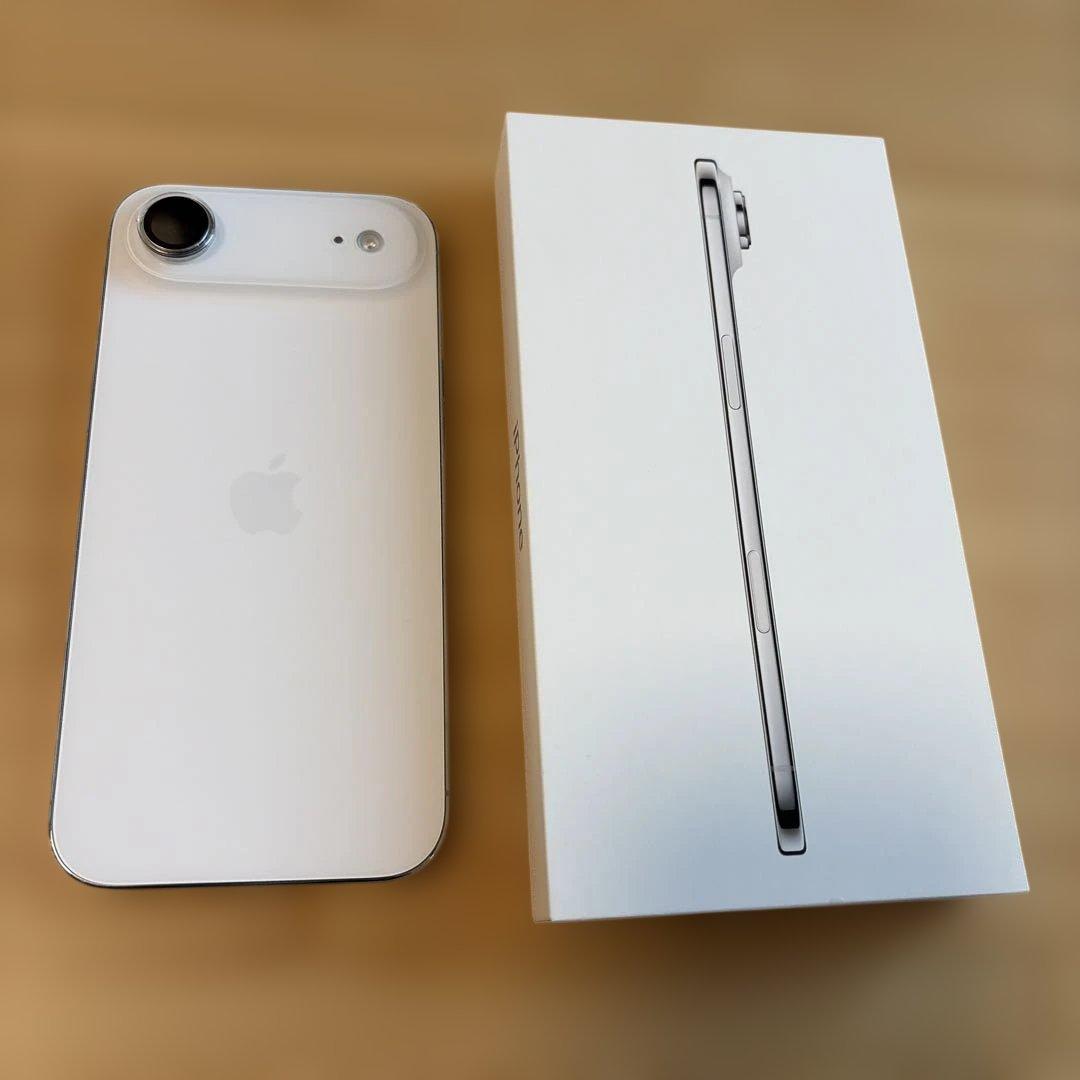 【極美品】iPhone Air Cloud White 256GB 付属品未使用