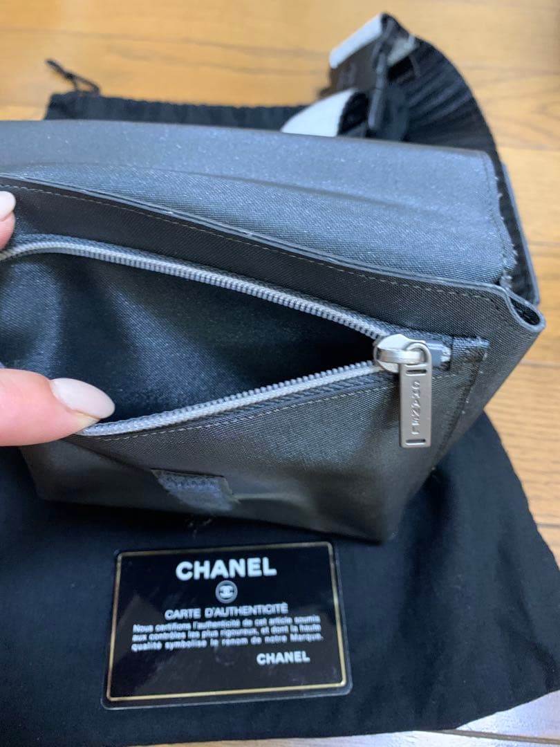 NealCHANEL スポーツライン グレー　ウエストポーチ
