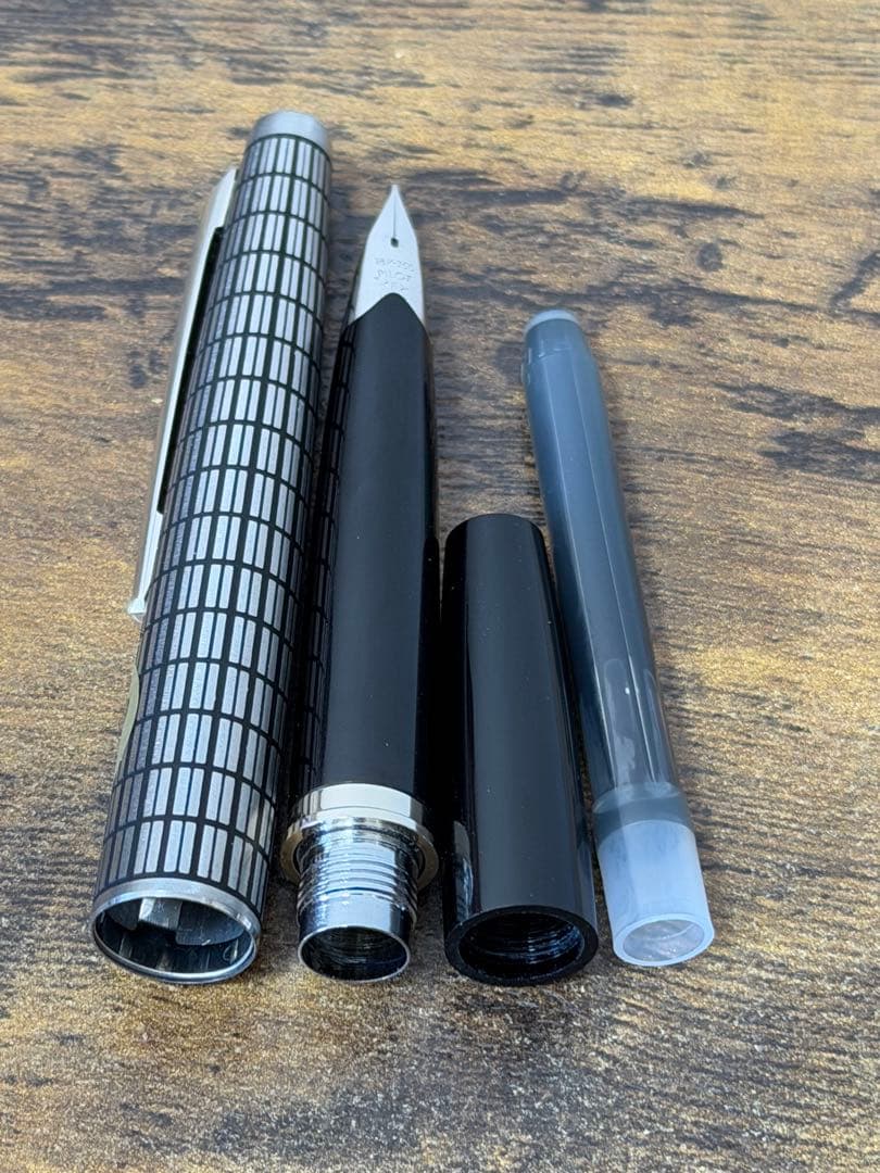 新品未使用　1976年製　蝕刻　エリート　18金　万年筆　パイロット　細字