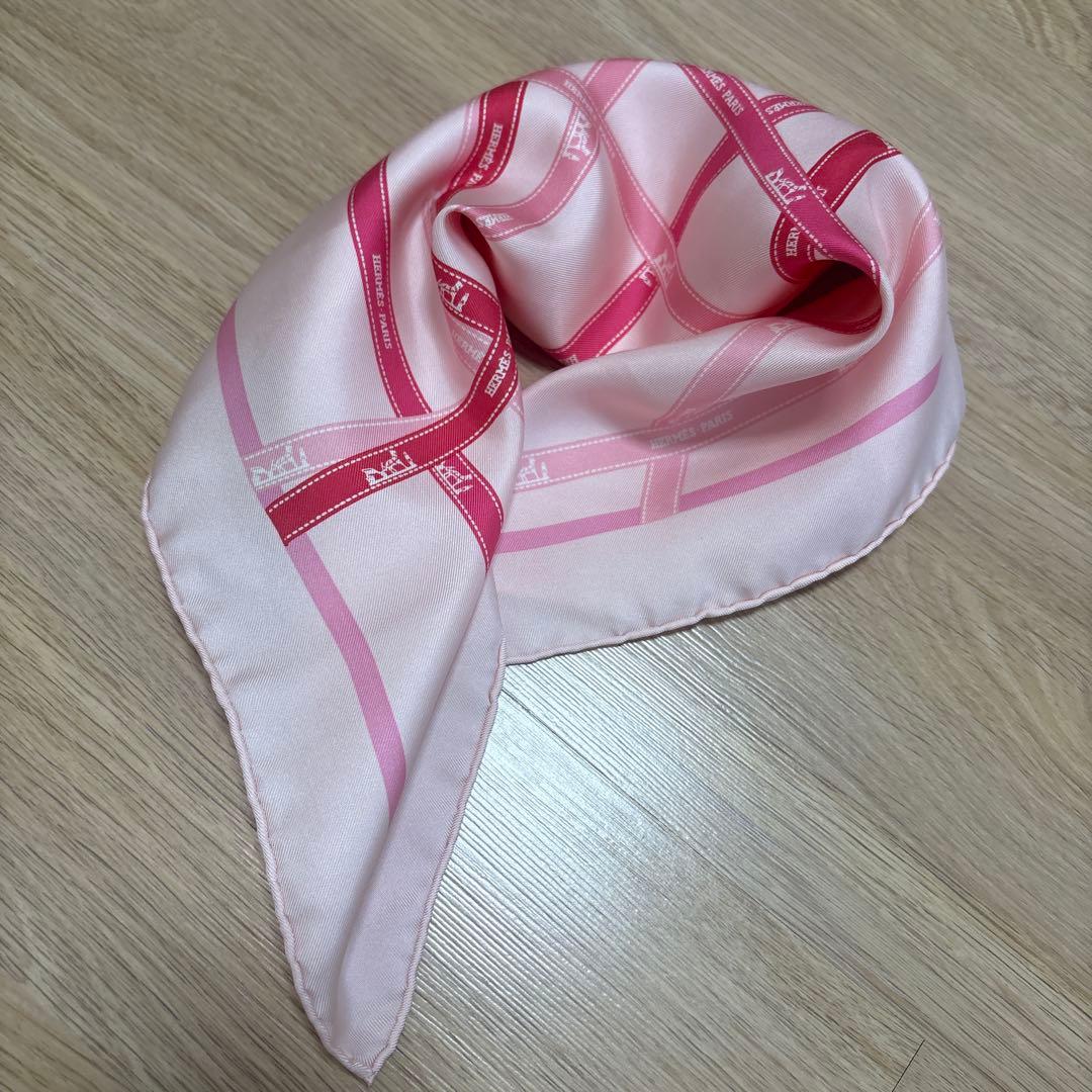 美品　エルメス　スカーフ　ボルデュック　リボン柄　ピンク