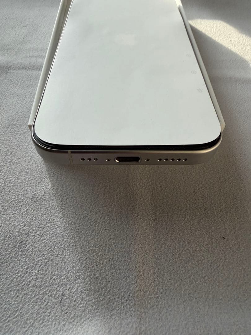 iPhone15pro 白 本体256GB 中古極美品