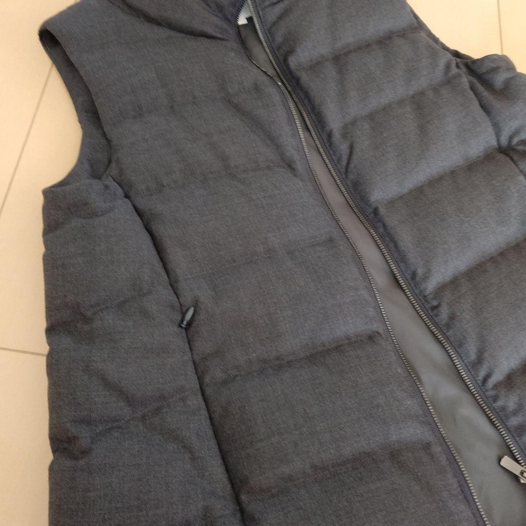 R高橋リタ　ダークグレー ダウンベスト