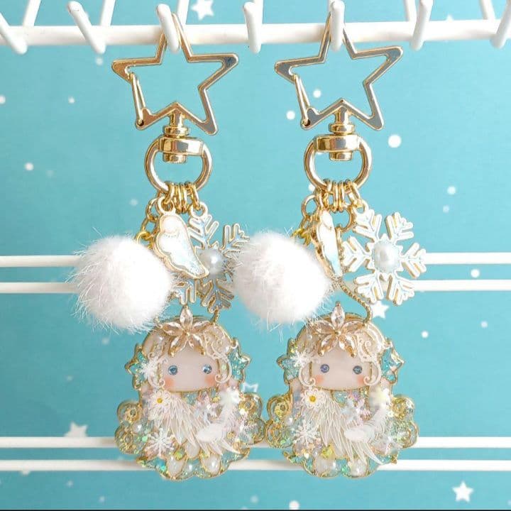 白雪の天使♡アマビエさん　レジンキーホルダー　ハンドメイド
