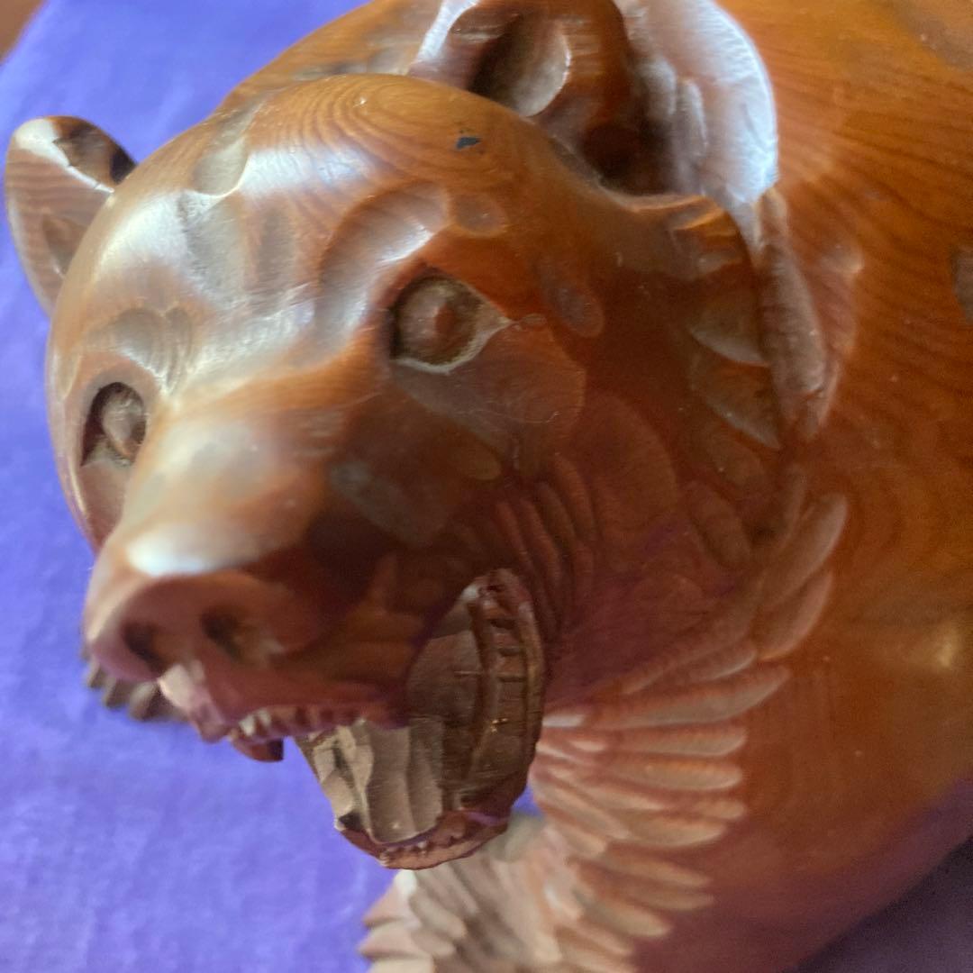 木製クマ彫刻 手彫り インテリア　作家もの　哲也作　台座立札あり　吼え熊　毛彫り