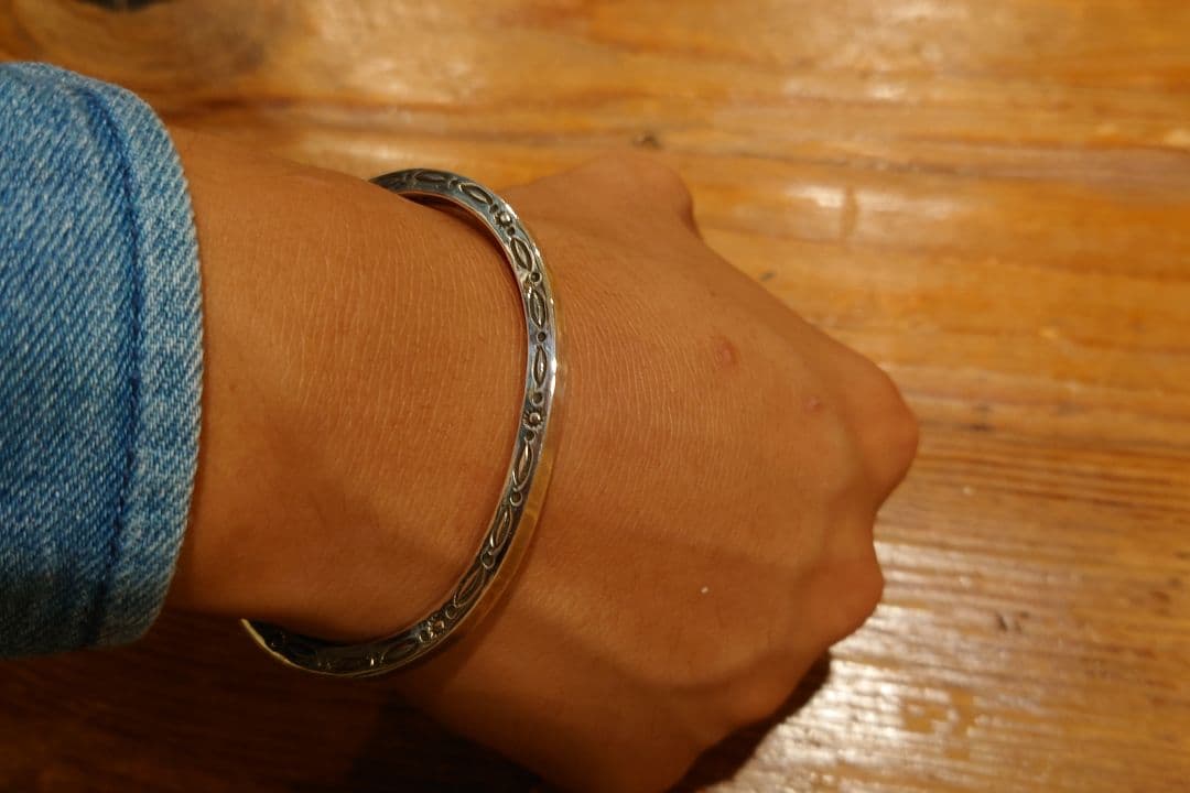 RAY ADAKAI ナバホ レイアダカイ シルバーバングル