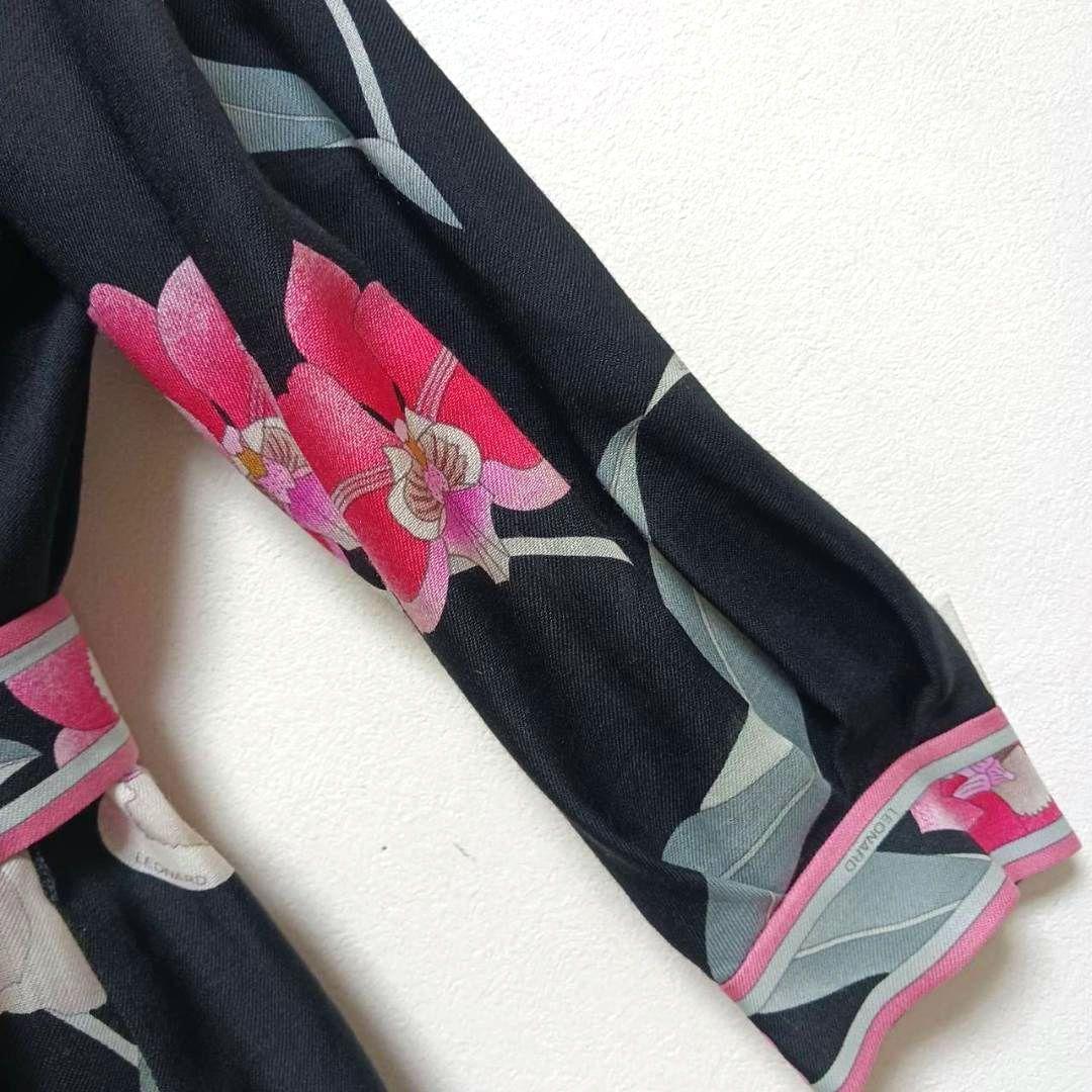 美品 レオナール 長袖シャツブラウス ベルトあり　黒xピンク　花柄