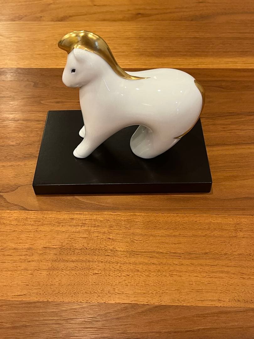 畑石眞嗣作　干支置物（敷板付き）