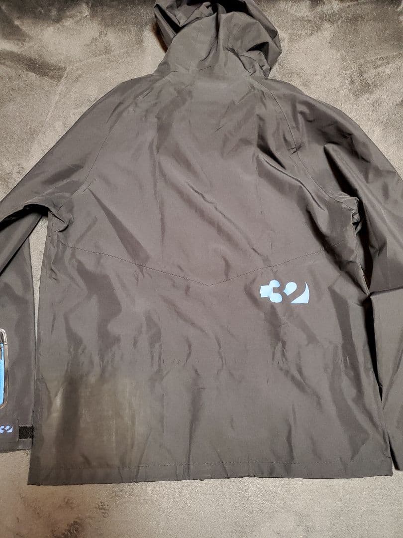 thirtytwo スノーボードジャケットXLサイズ　擦れがあります