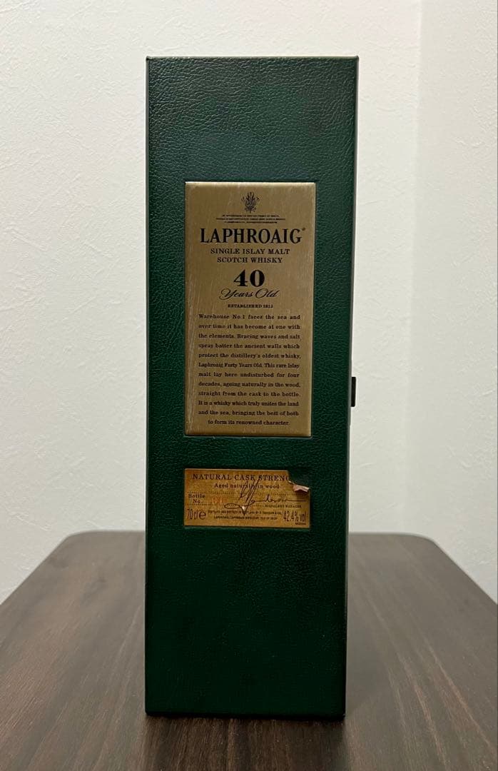 【ラフロイグ】40年　空き箱