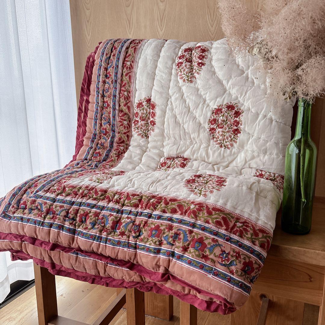 未使用※インド ブロックプリント 中綿入りキルト オレンジベージュ　マルチラグ