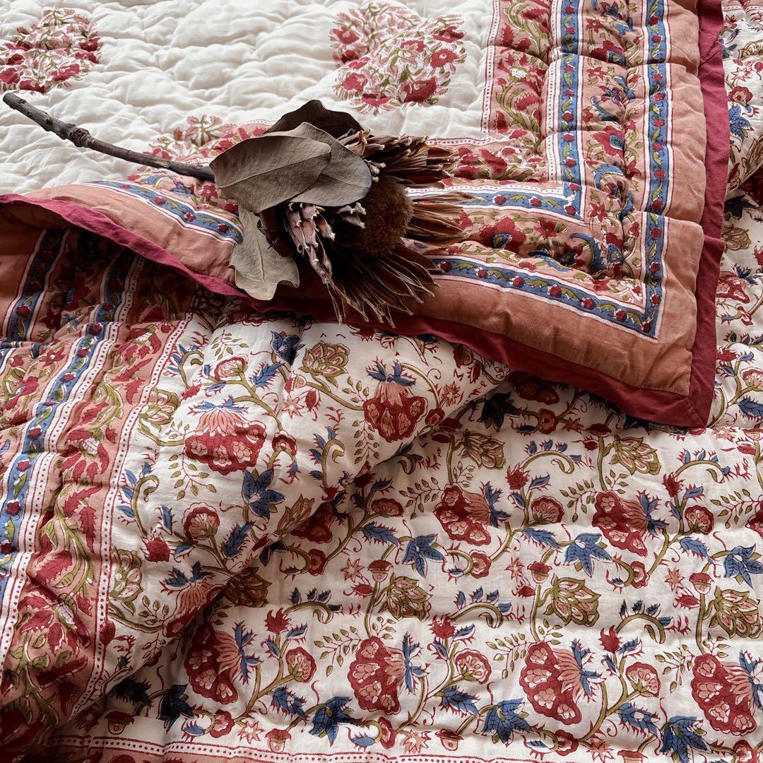 未使用※インド ブロックプリント 中綿入りキルト オレンジベージュ　マルチラグ