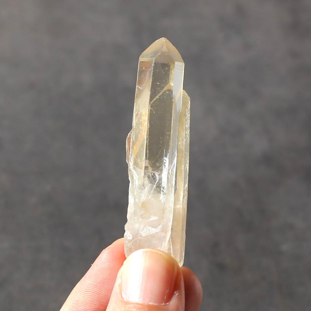 ゴールデンヒーラー クォーツ 原石 水晶 鉱物 希少石 天然石 ツインレイ