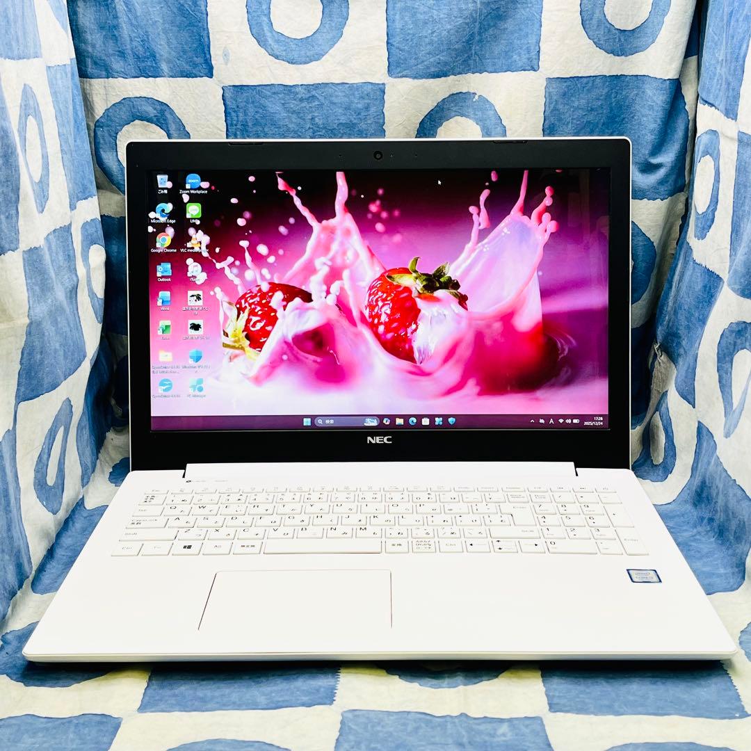 快速SSD256G☆人気白ノートパソコン♪第7世代♡カメラ付！Windows11