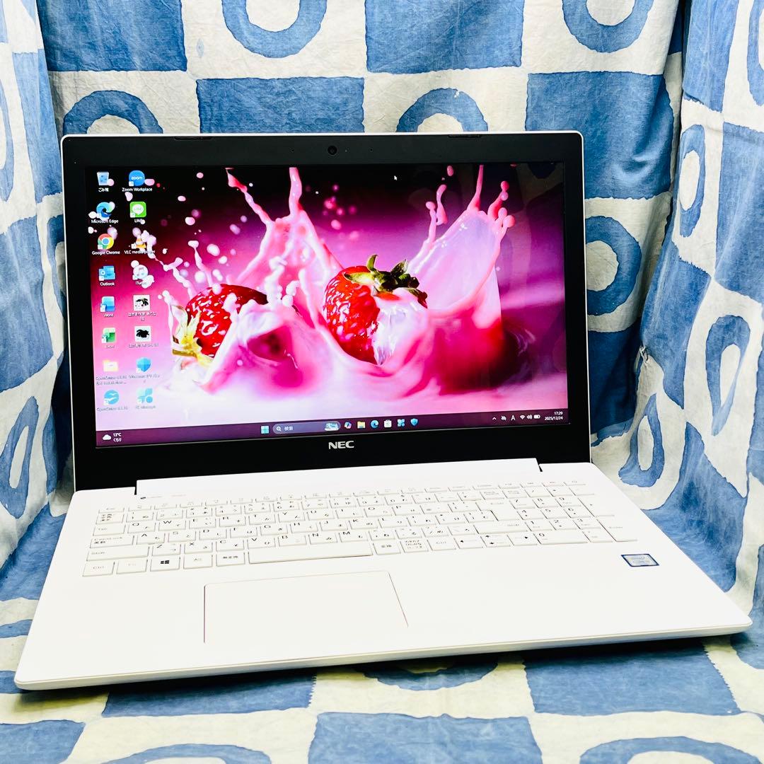 快速SSD256G☆人気白ノートパソコン♪第7世代♡カメラ付！Windows11