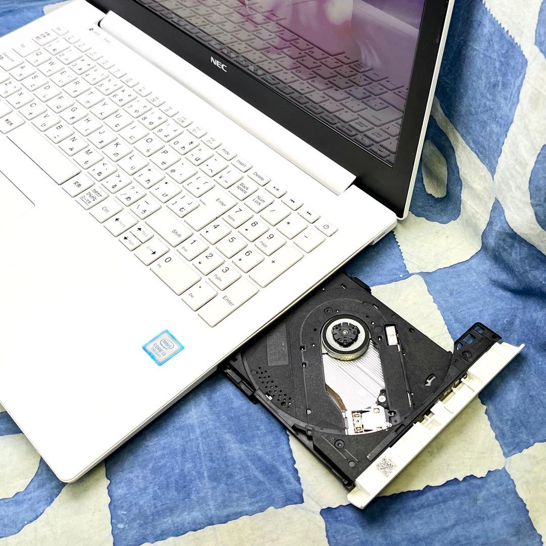 快速SSD256G☆人気白ノートパソコン♪第7世代♡カメラ付！Windows11