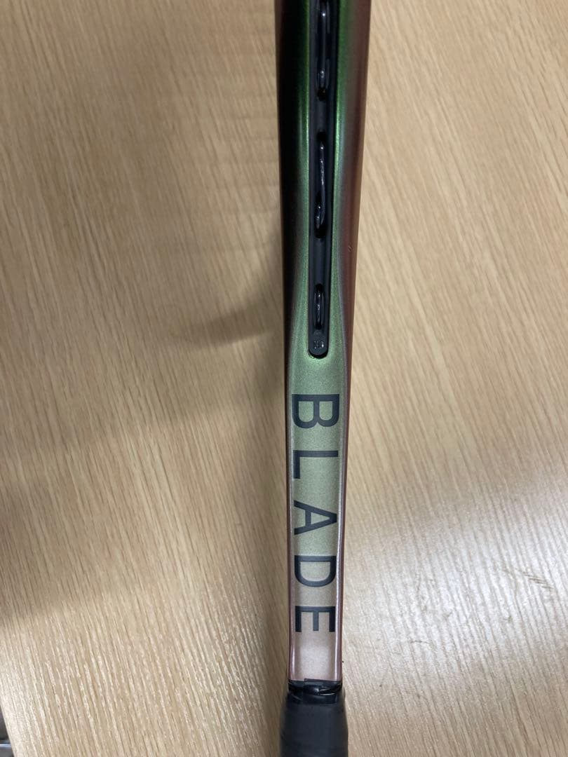 Wilson BLADE 100 V8 テニスラケット