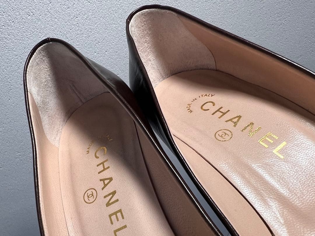 CHANEL ブラウン ポインテッドトゥ パンプス 37 1/2 C