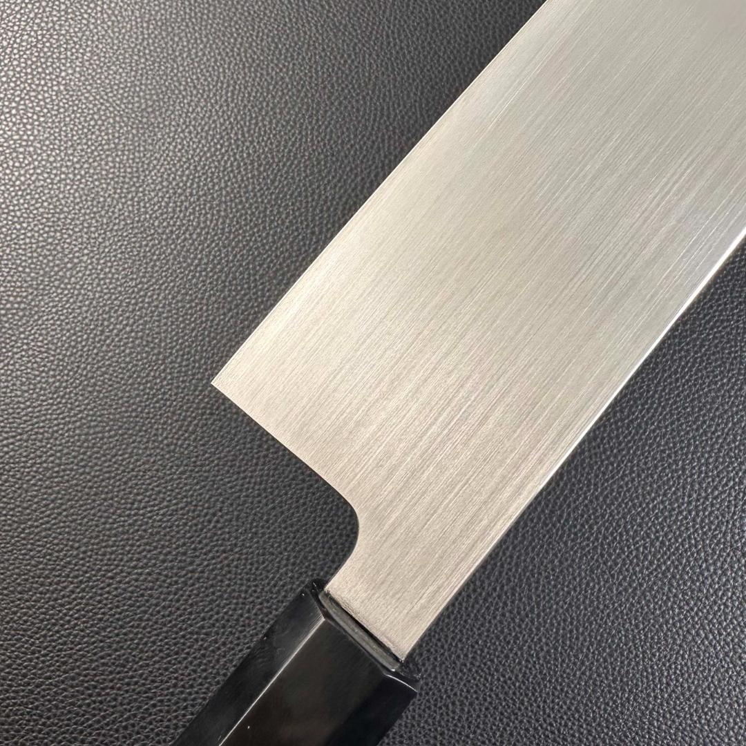 11148切付牛刀8寸ヘアライン仕上げ刃は究極の切れ味両刃包丁黒檀黒水牛角八角柄