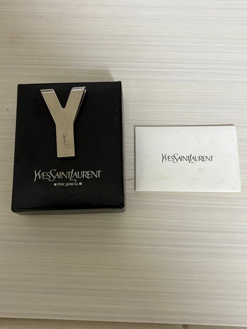 Yves Saint Laurent Yマネークリップ