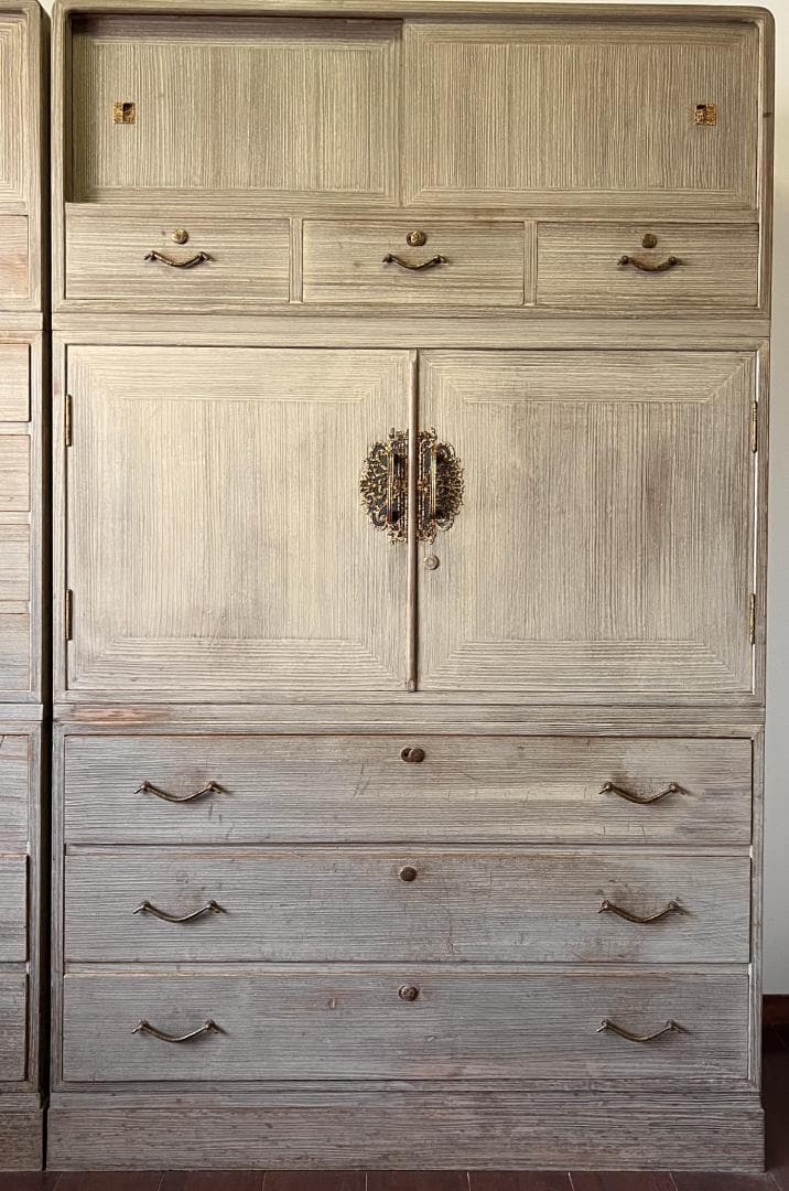 ☆総桐箪笥 ☆ 飾り金具　☆和箪笥 ☆ビンテージ ☆送料込み