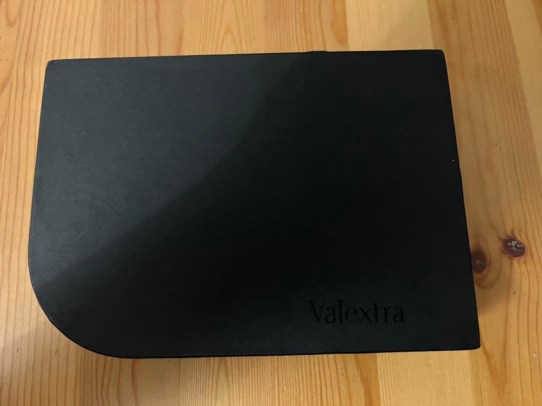 Valextrヴァレクストラ 二つ折り財布　小銭入れ　ブラック　革