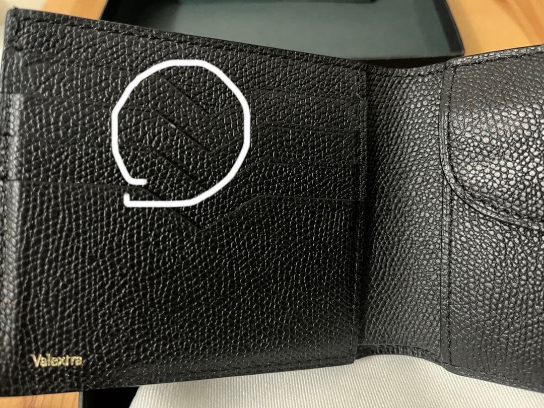 Valextrヴァレクストラ 二つ折り財布　小銭入れ　ブラック　革