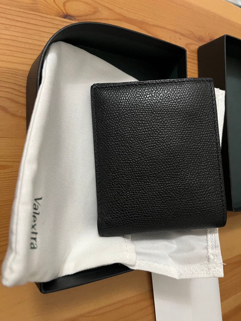 Valextrヴァレクストラ 二つ折り財布　小銭入れ　ブラック　革