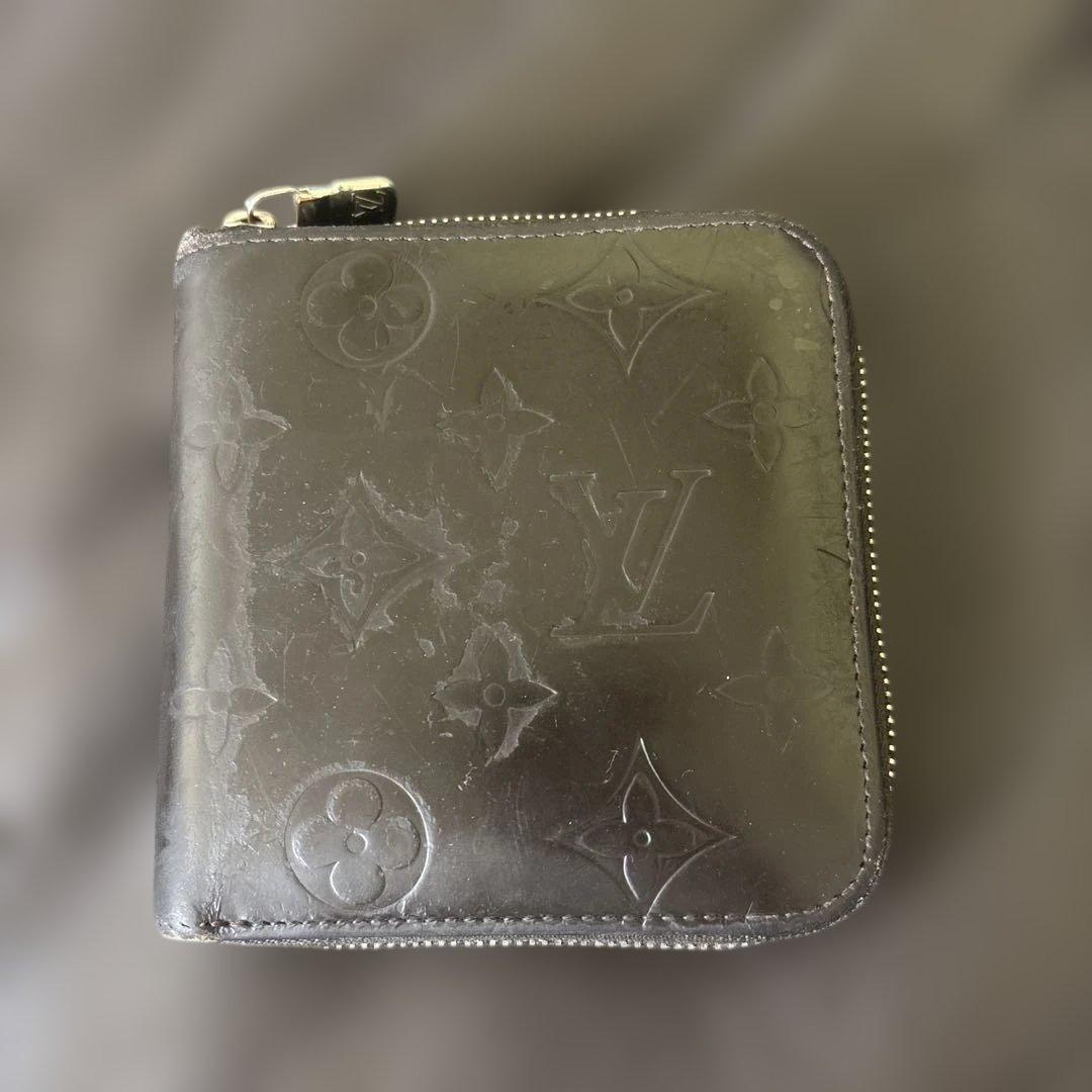 Louis Vuitton ダークブラウン　二つ折り財布