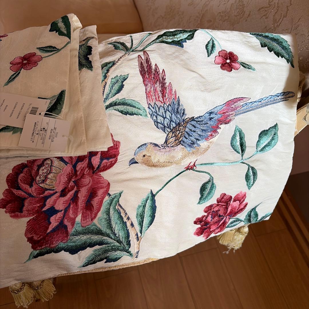 ローラアシュレイ　クッションカバー２枚セット