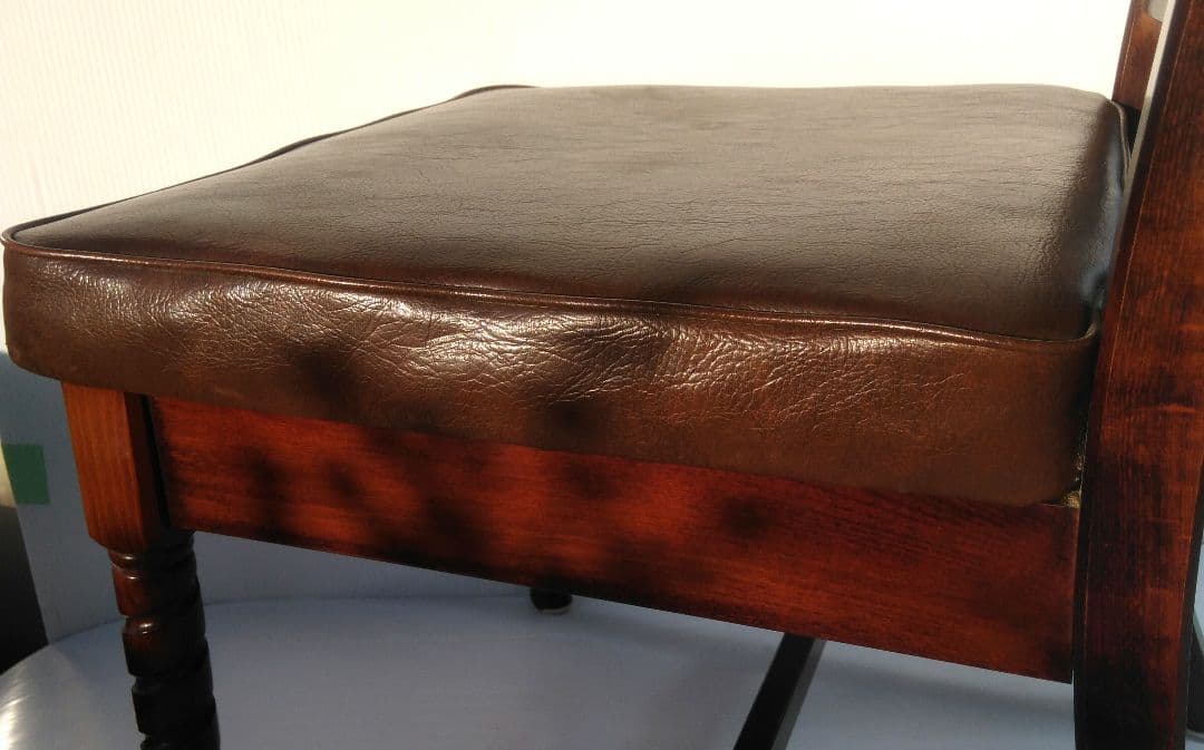 トーア ダークブラウン 木製椅子 クラシック スピンドルデザイン レトロイス