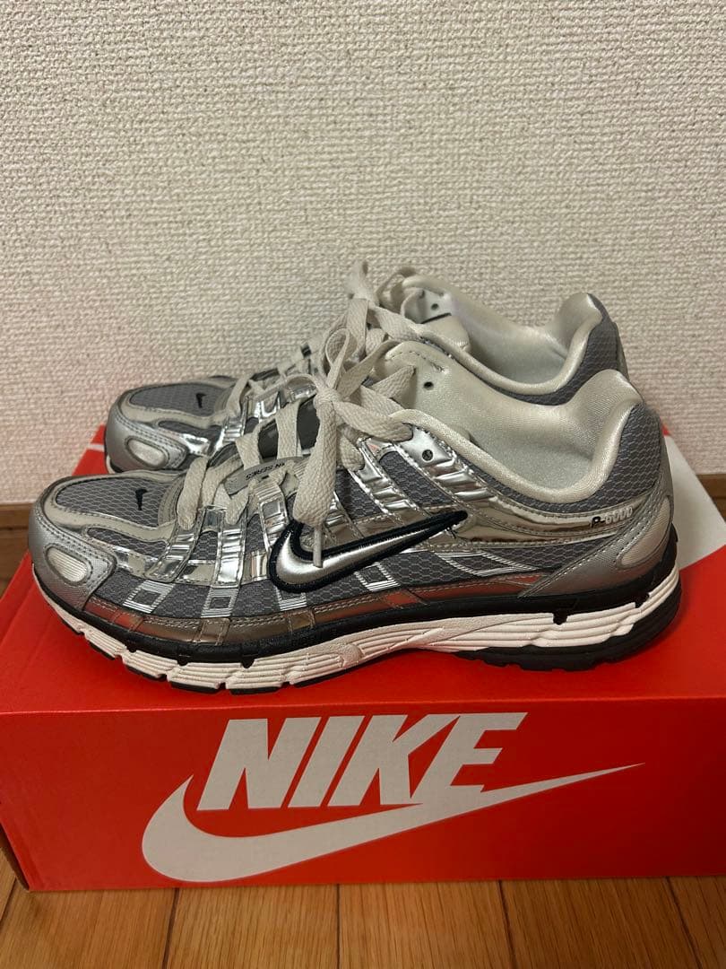 NIKE P-6000 シルバー　ほぼ新品　25cm 13800円→9000