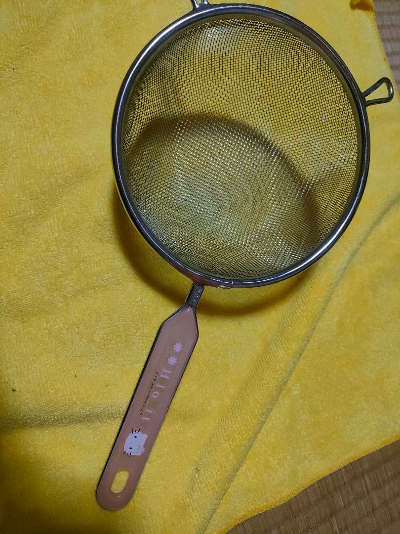 ハローキティ　ザル　取っ手付き