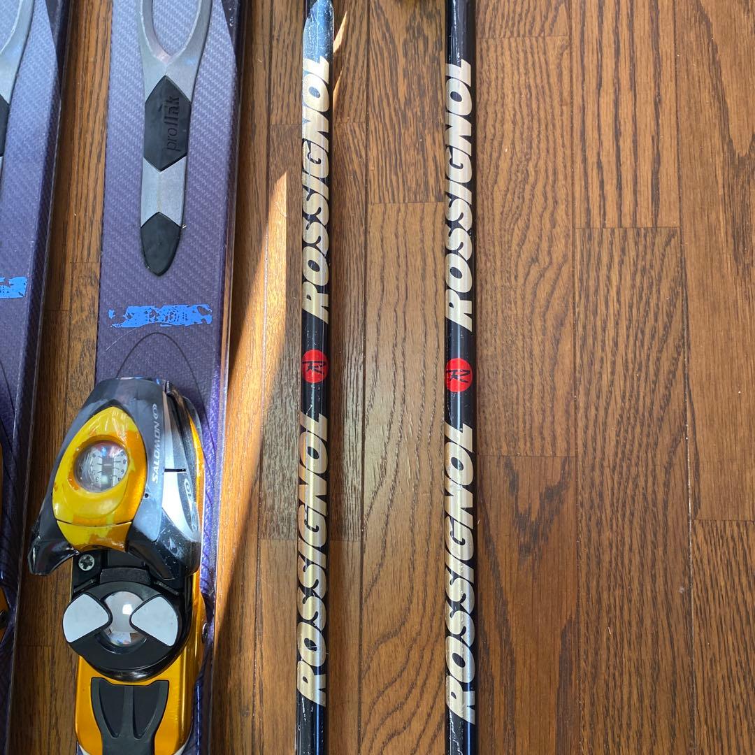 Salomon Versa スキーとRossignolポール